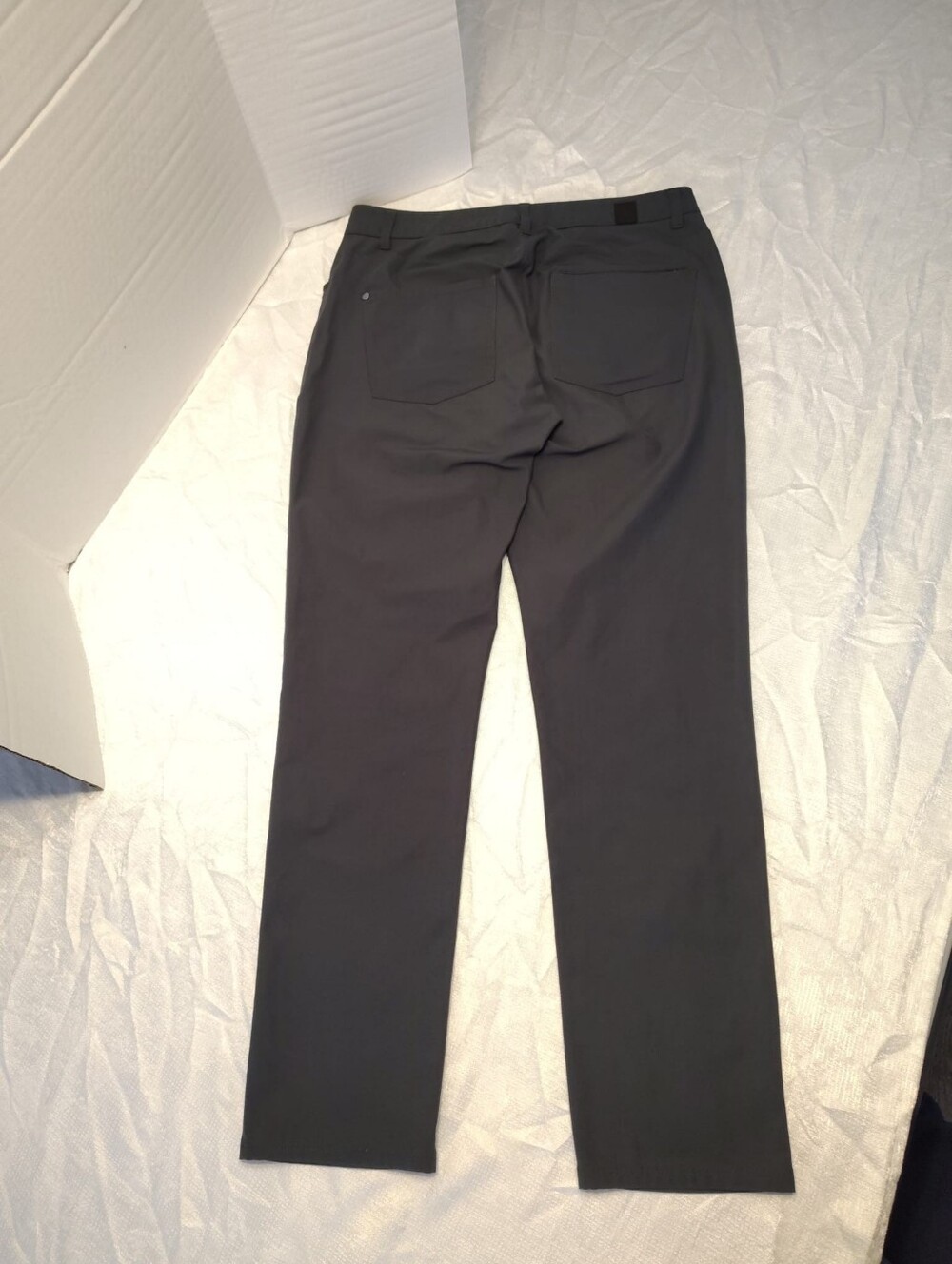 Vuori Meta Pants For Men - 32 Dark Grey Color